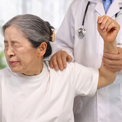 Chiropractor for Frozen Shoulder